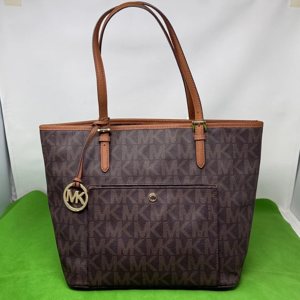 MICHAEL KORS BROWN LOGO LARGE TOTE WITH FRONT POCKET - Picture 1 of 16